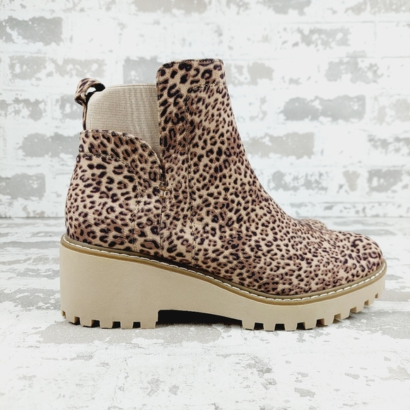 NEW DV Dolce Vita Rielle Tan Brown Leopard Print Lug Sole Ankle Boots F1031 - Picture 5 of 12